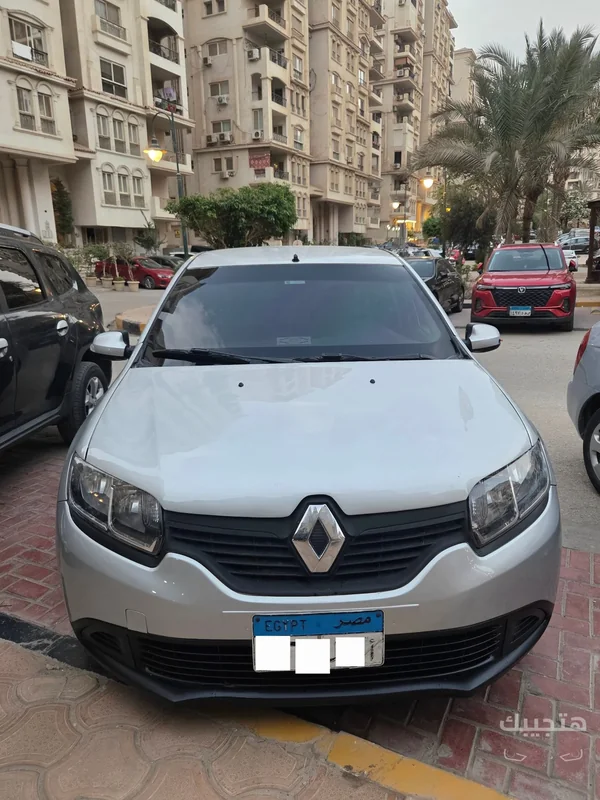 Front view of 2016 Renault Logan