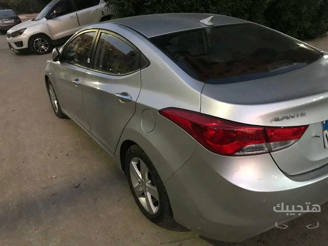 Rear view of 2012 Hyundai Avante