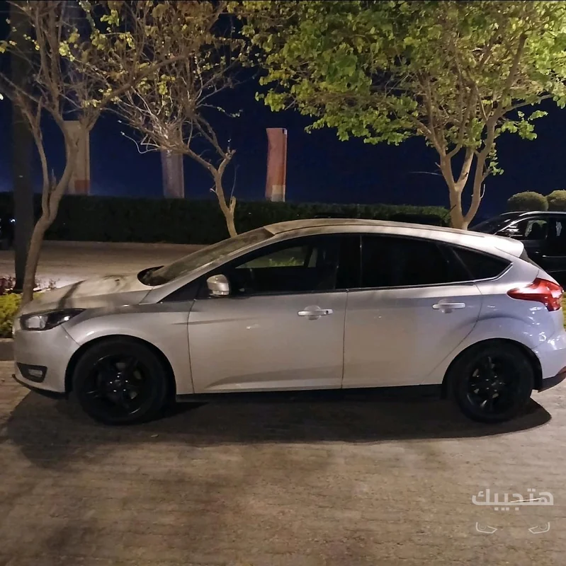 side view of 2018 Ford Focus