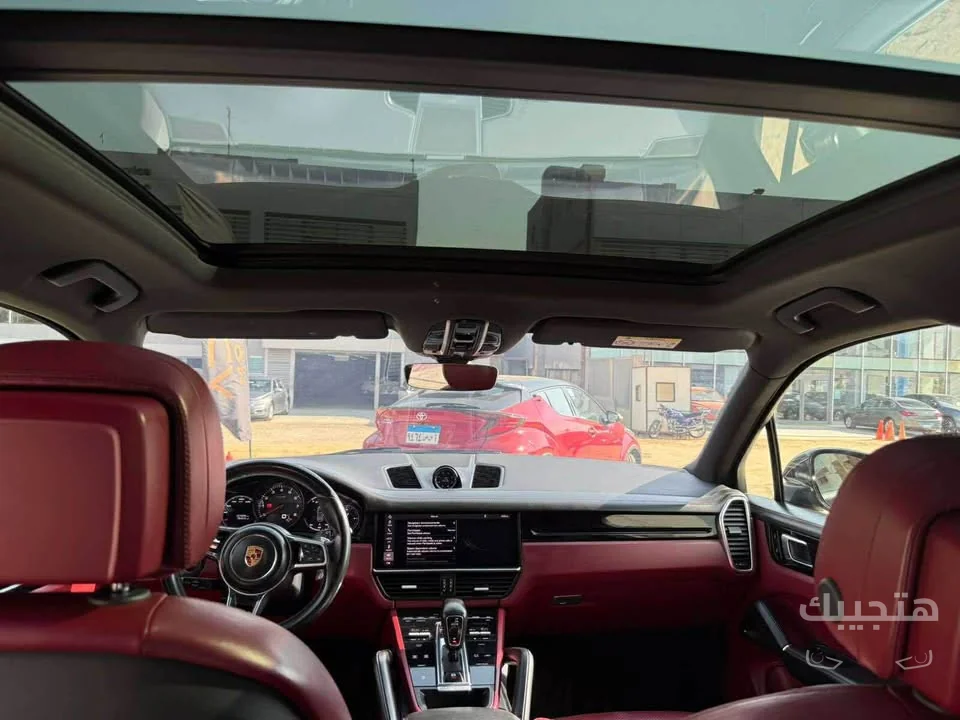 Interior view of 2021 Porsche Cayenne