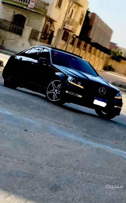 Front and side view of 2014 Mercedes-Benz C300