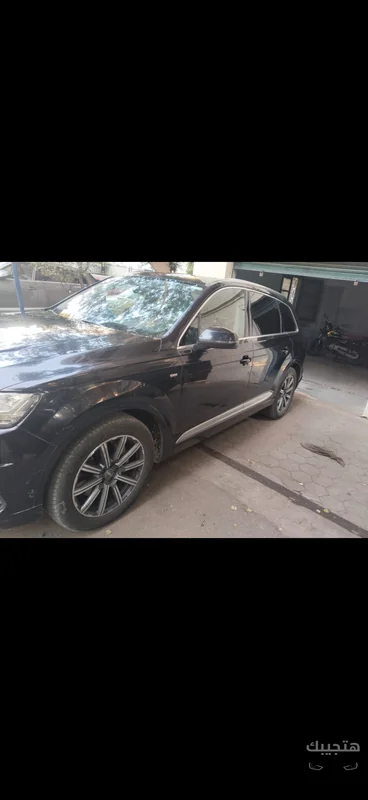 side view of 2019 Audi Q7