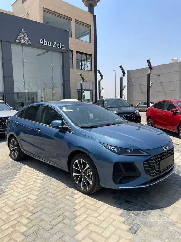 Front and side view of 2027 Chery Arrizo 6 GT