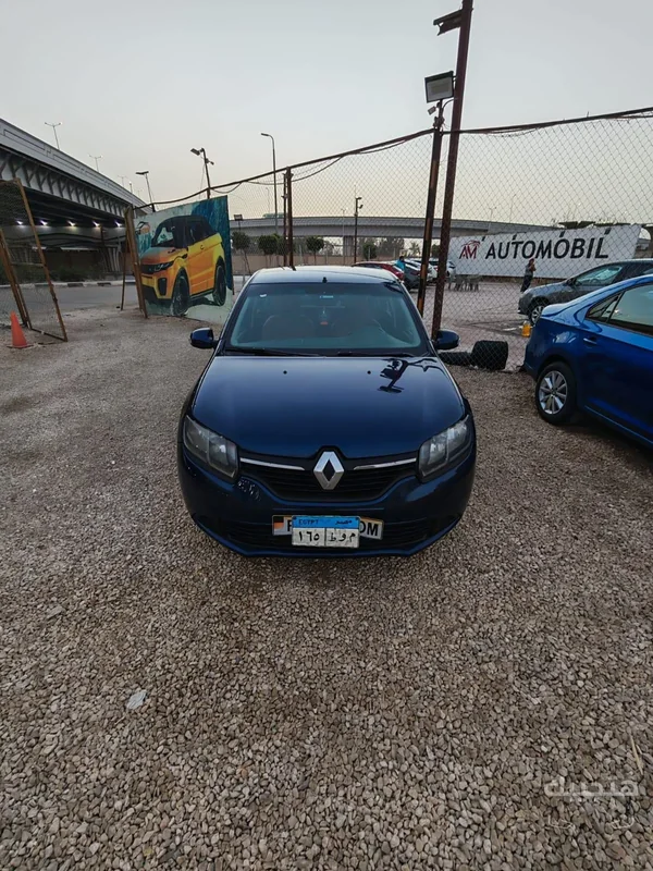Front view of 2016 Renault Logan