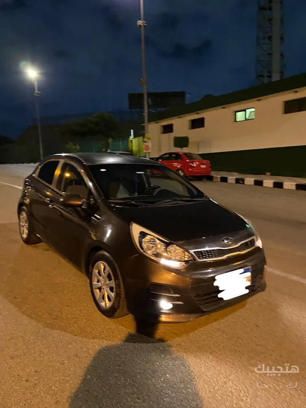 Front and side view of 2016 Kia Rio