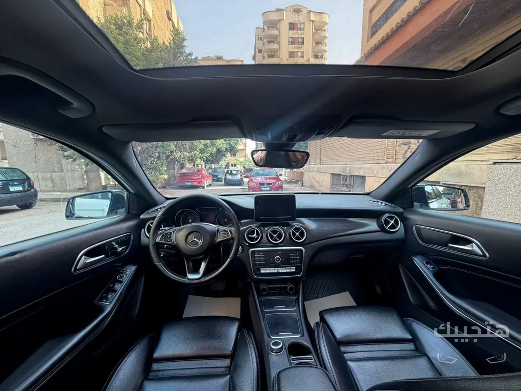 منظر داخلي لسيارة مرسيدس بنز سي إل أيه 200 موديل 2020