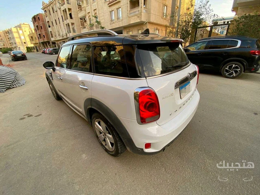 Rear view of 2018 Mini Countryman