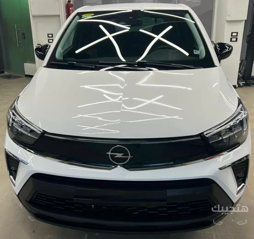 Front view of 2022 Opel Crossland