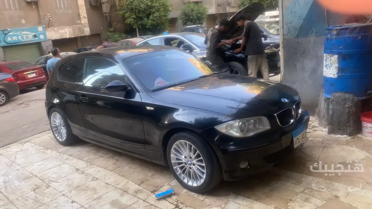 Front and side view of 2008 BMW 118