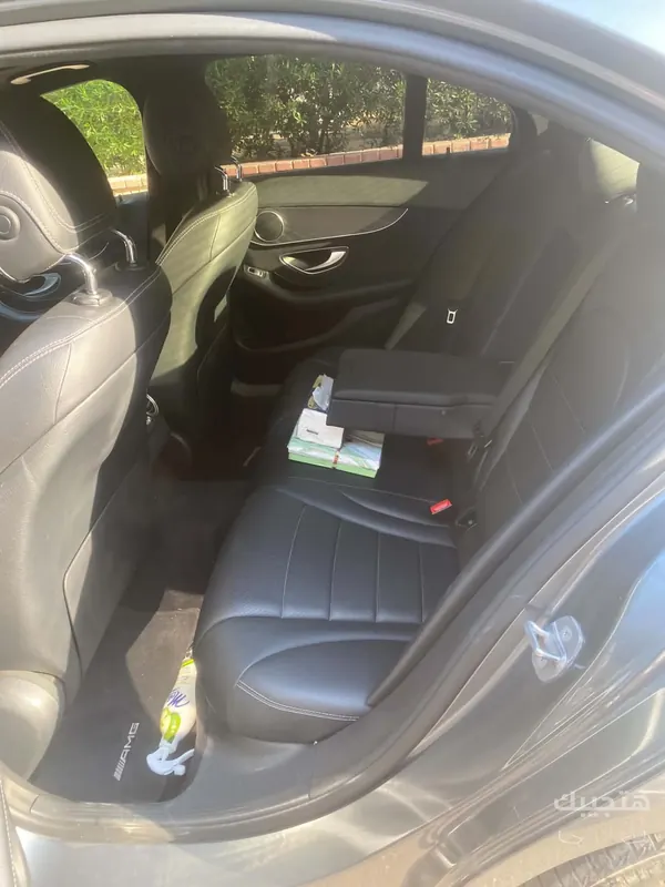 Interior view of 2019 Mercedes-Benz C200