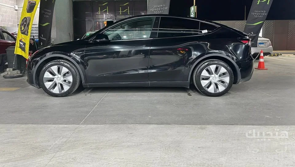 side view of 2023 Tesla Model Y