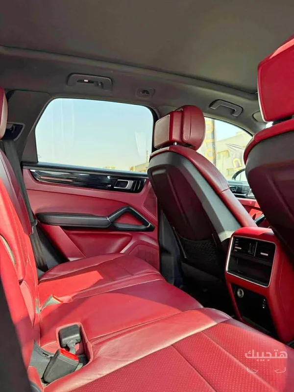 Interior view of 2021 Porsche Cayenne