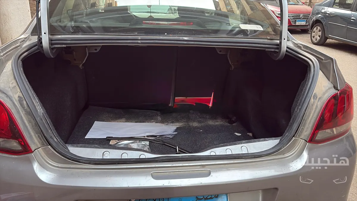Boot view of 2020 Peugeot 301