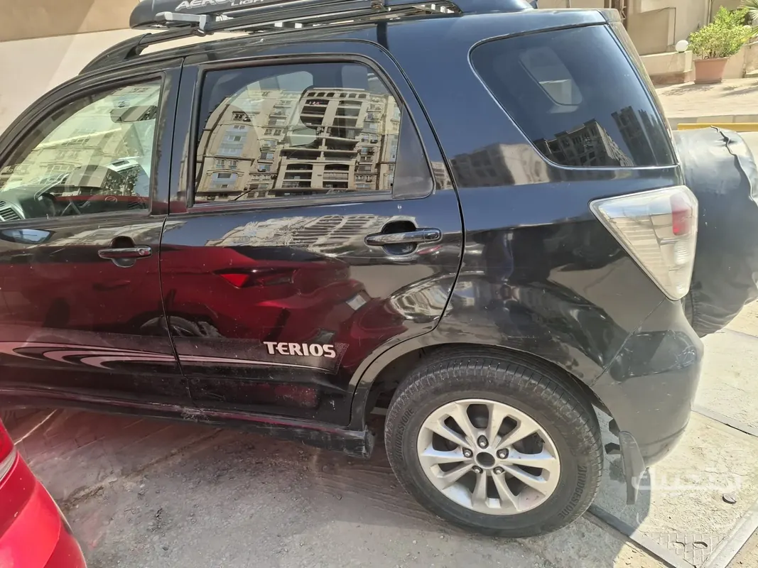 side and rear view of 2009 Daihatsu Terios