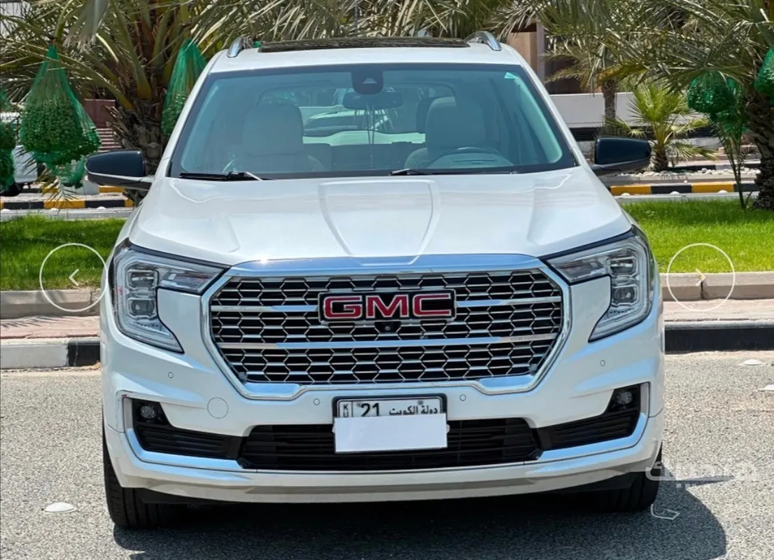 Front view of 2022 GMC Terrain