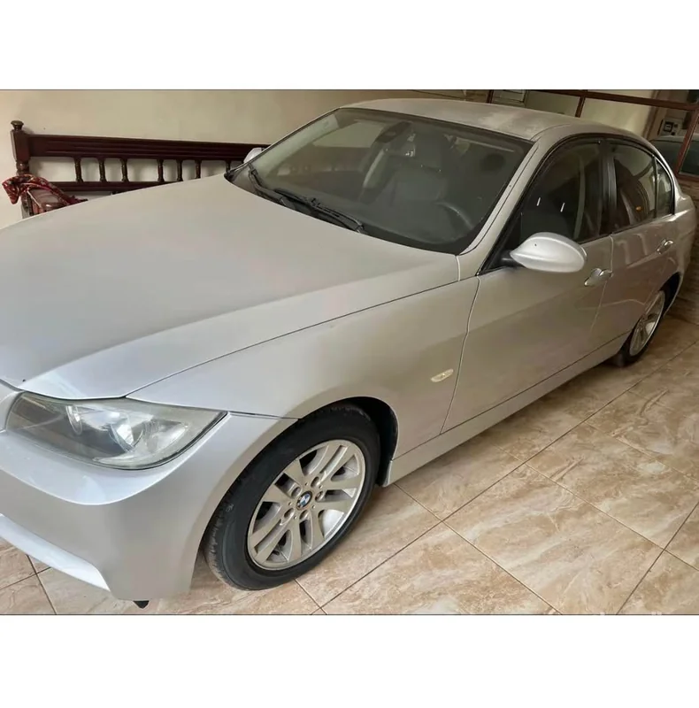 side view of 2007 BMW 320i