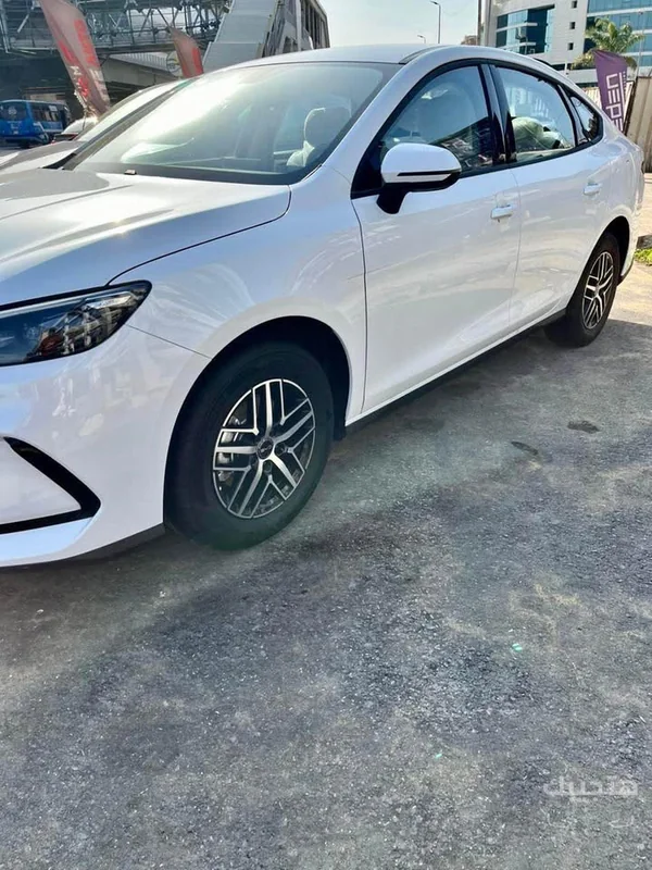 side view of 2026 BYD Seal