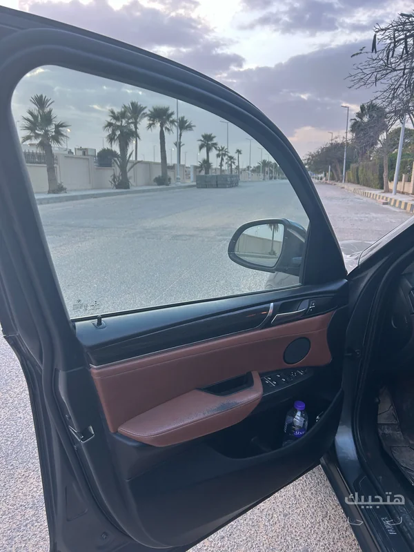 Interior view of 2015 BMW X3