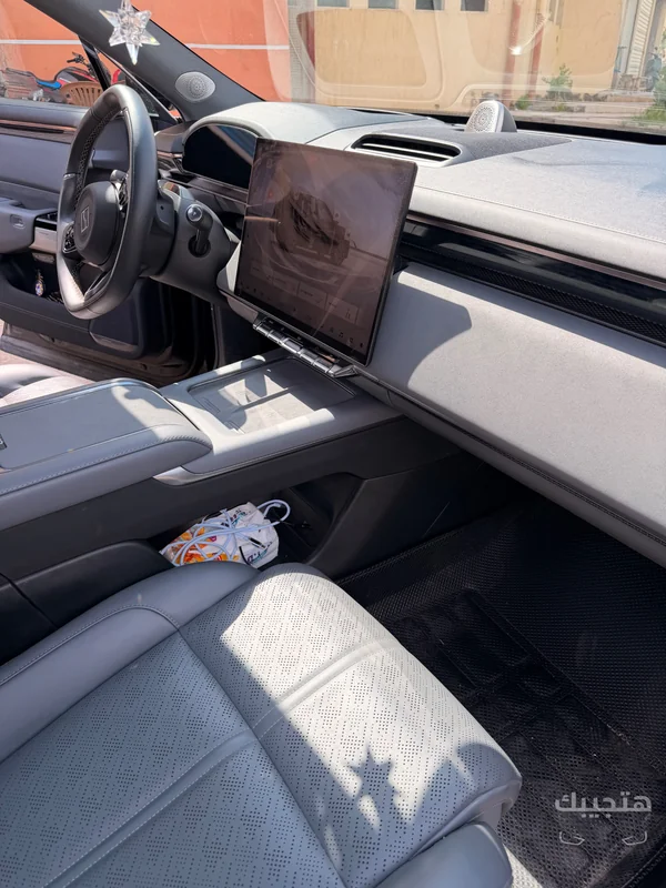 Interior view of 2025 Zeekr 7X