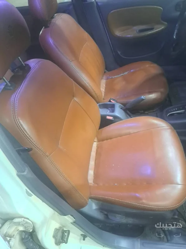 Interior view of 1996 Daewoo Lanos