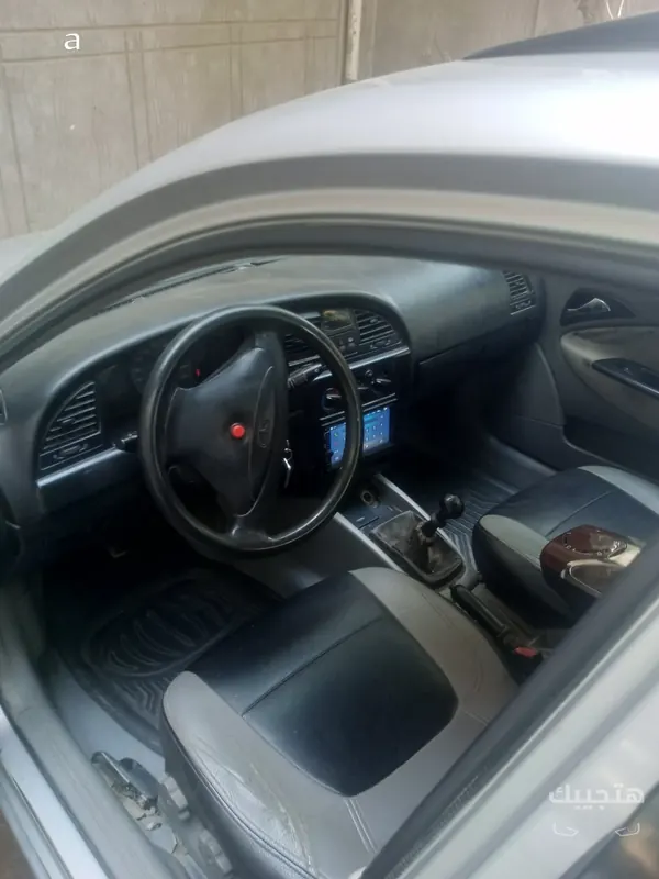 Interior view of 2005 Daewoo Nubira 2