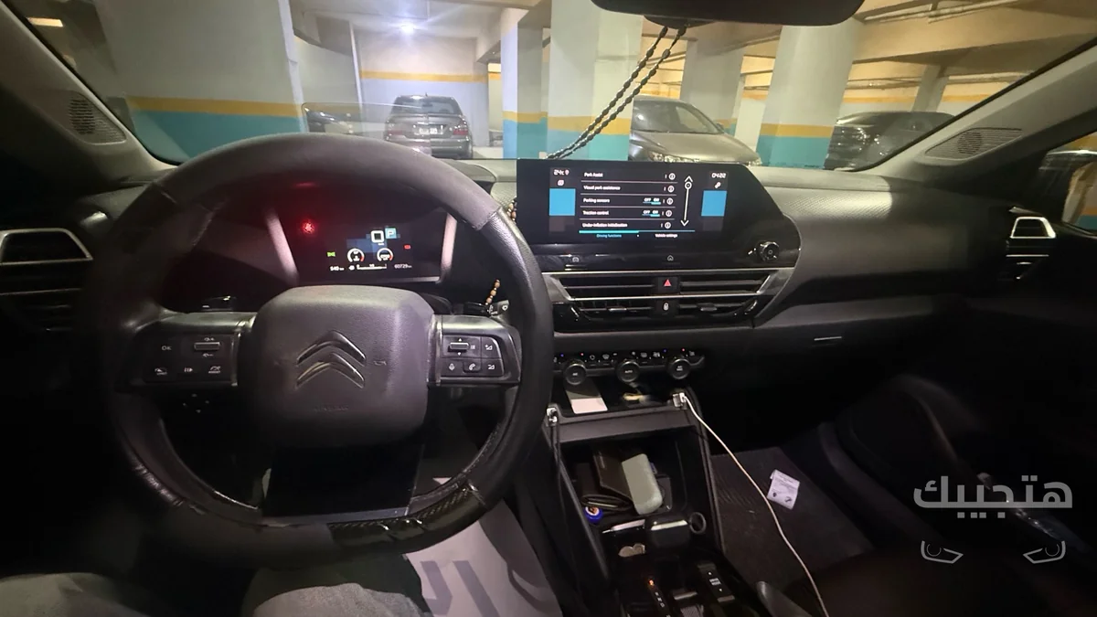 Interior view of 2023 Citroën C4