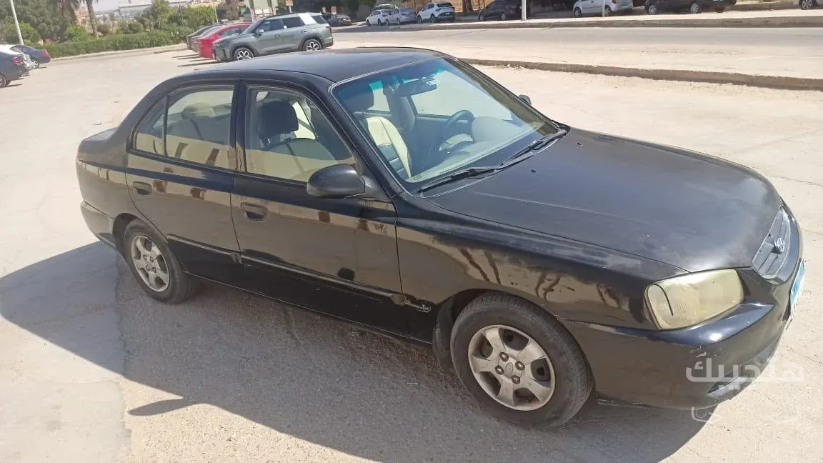 side view of 2008 Hyundai Verna