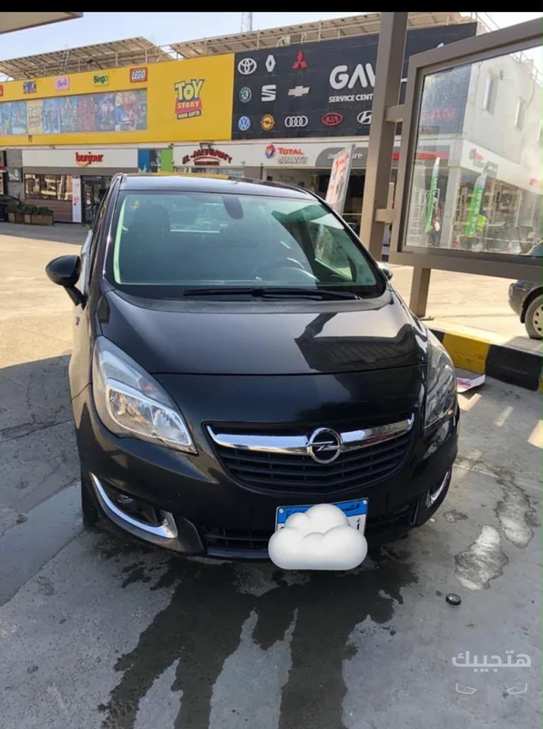 Front view of 2016 Opel Meriva