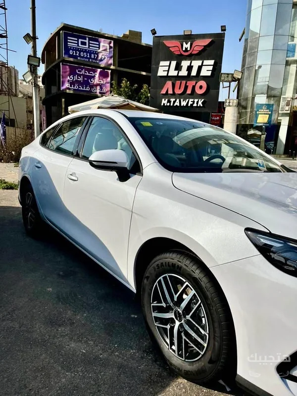 Front and side view of 2026 BYD Seal