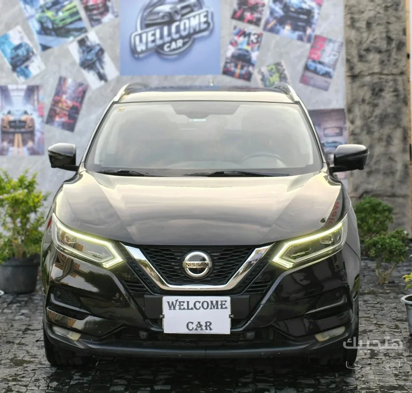 Front view of 2020 Nissan Qashqai