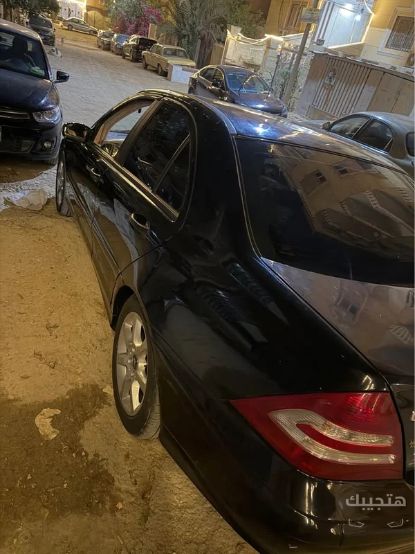 side and rear view of 2006 Mercedes-Benz C180