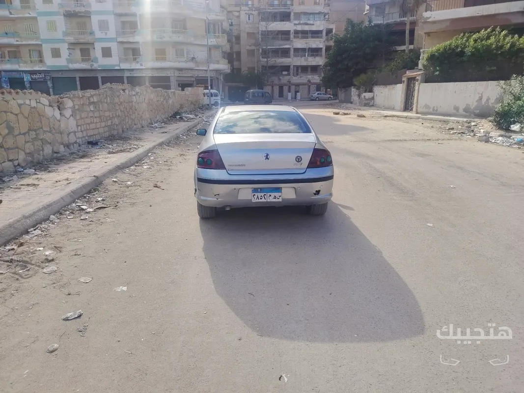 منظر خلفي لسيارة بيجو 408 موديل 2009
