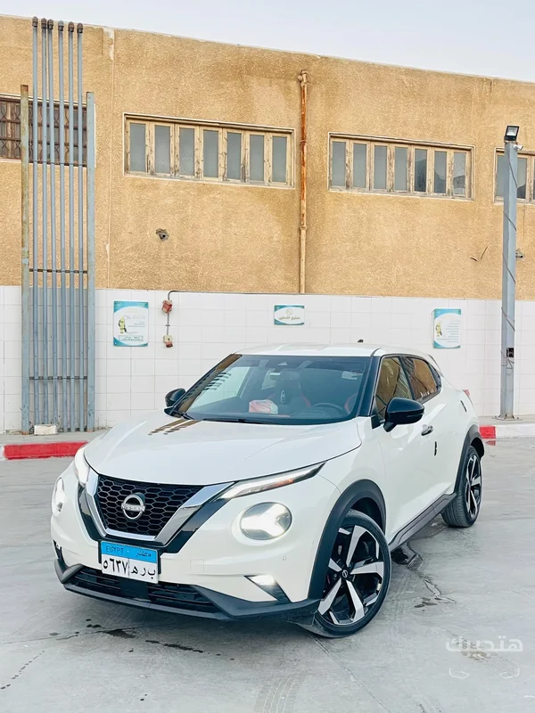 Front and side view of 2025 Nissan Juke