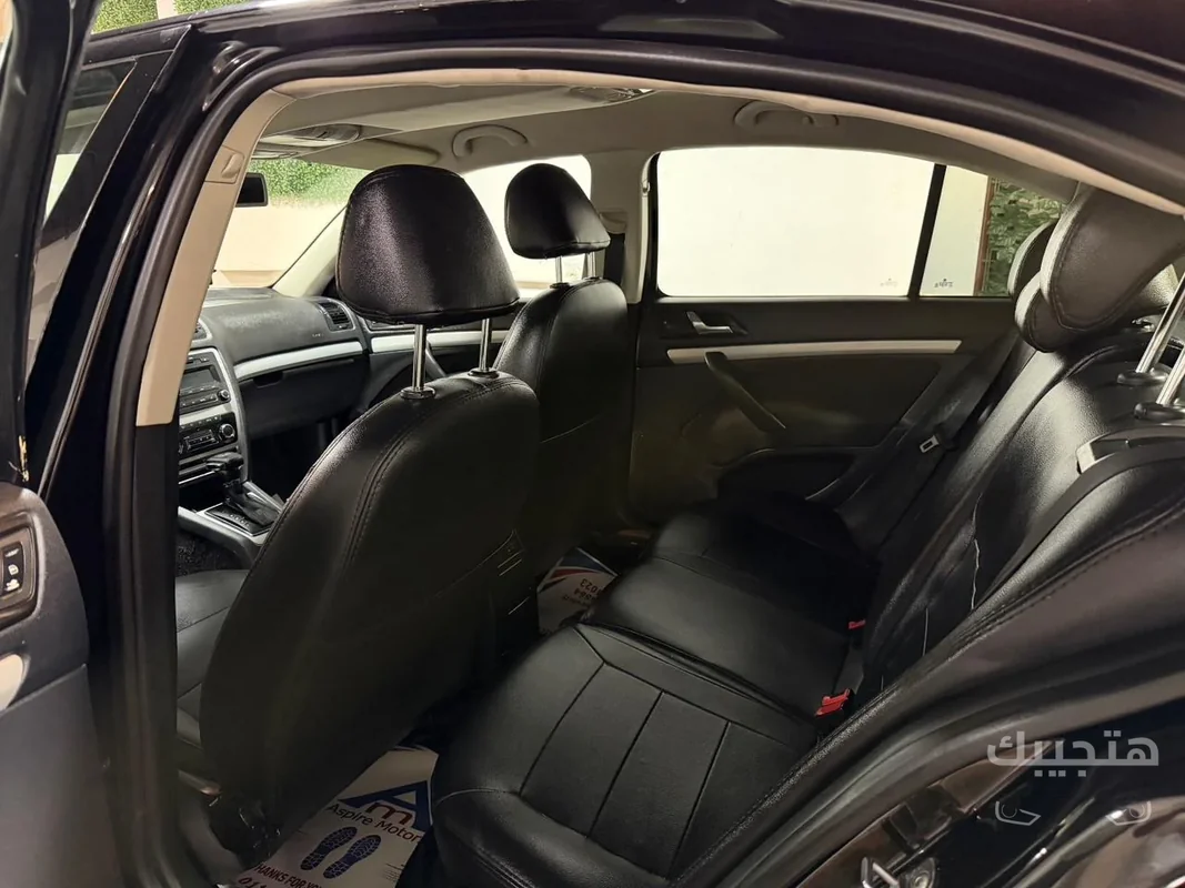 Interior view of 2010 Skoda Octavia