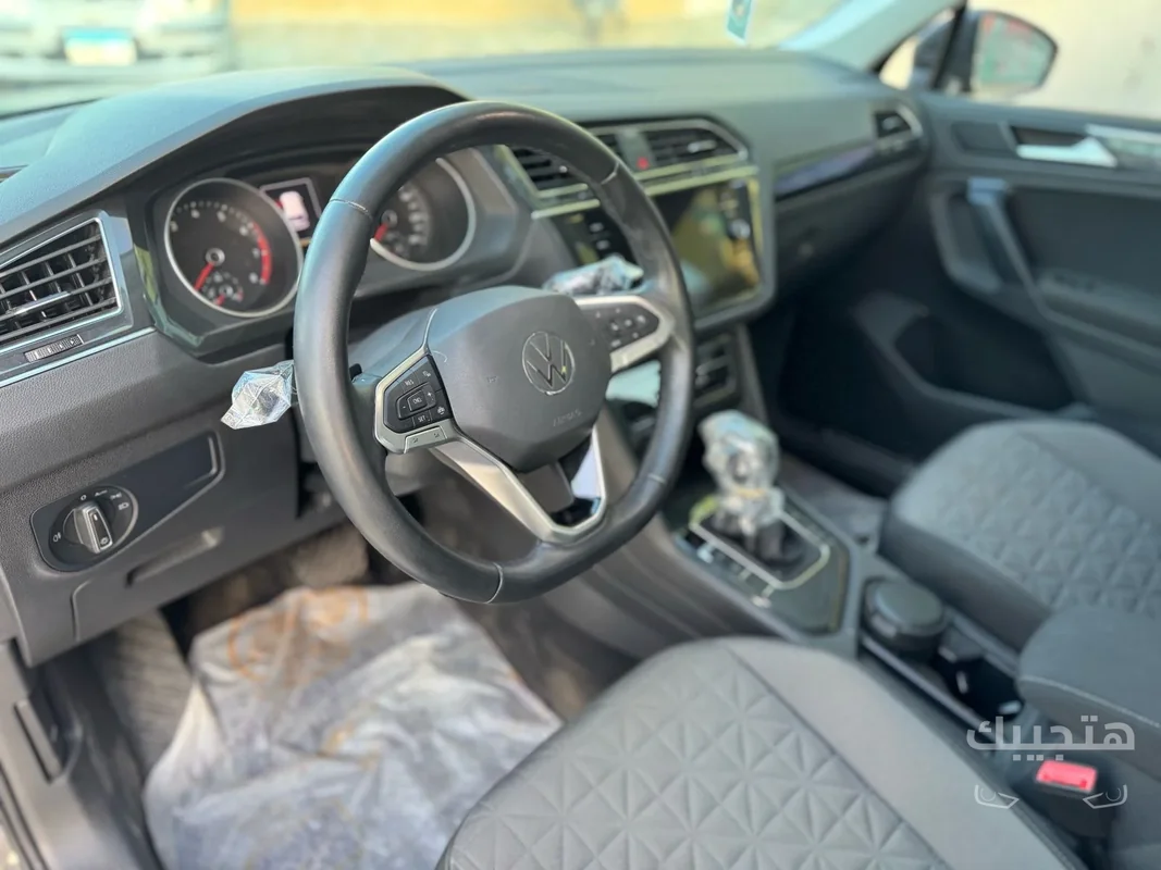 Interior view of 2022 Volkswagen Tiguan