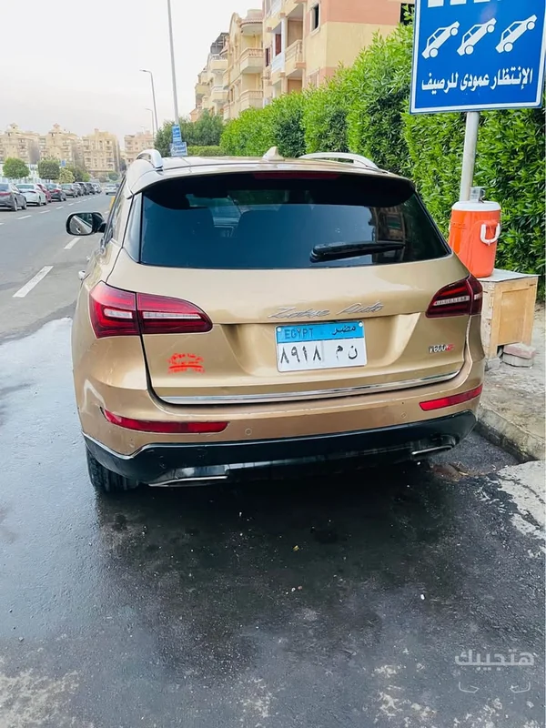 Rear view of 2019 Zotye T600
