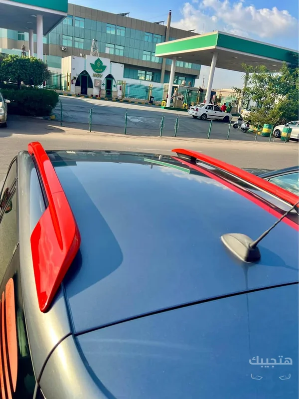 Front and side view of 2019 Citroën C3 Aircross