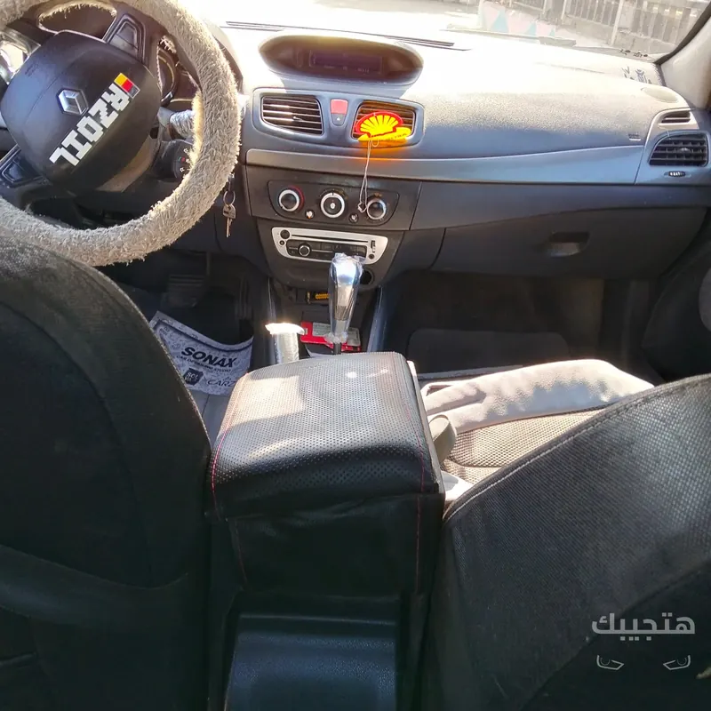 Interior view of 2015 Renault Fluence