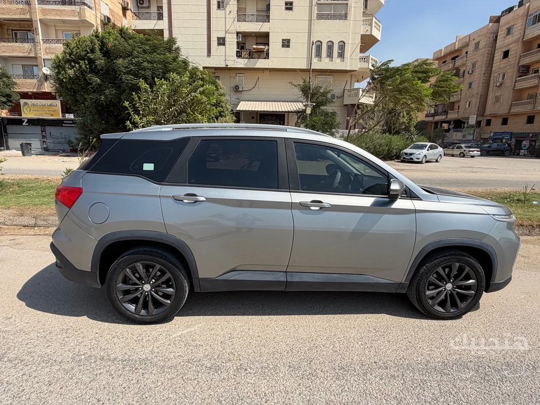 side view of 2023 Chevrolet Captiva