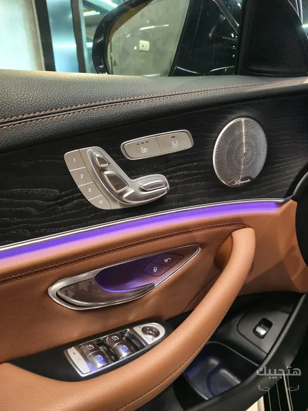 Interior view of 2019 Mercedes-Benz E300