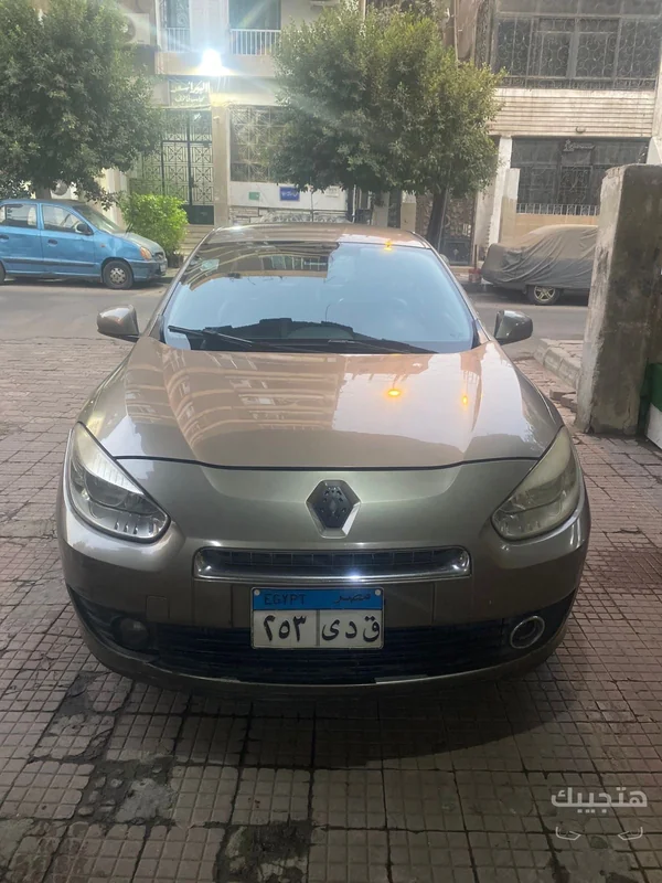 Front view of 2011 Renault Fluence