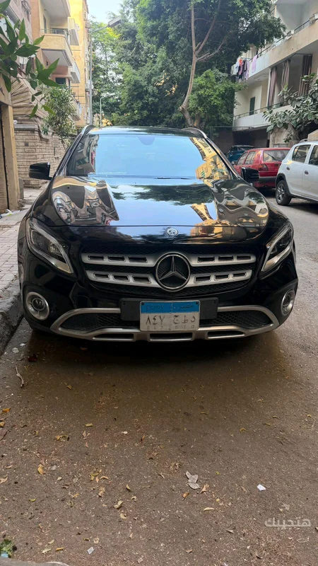 Front view of 2018 Mercedes-Benz GLA 200