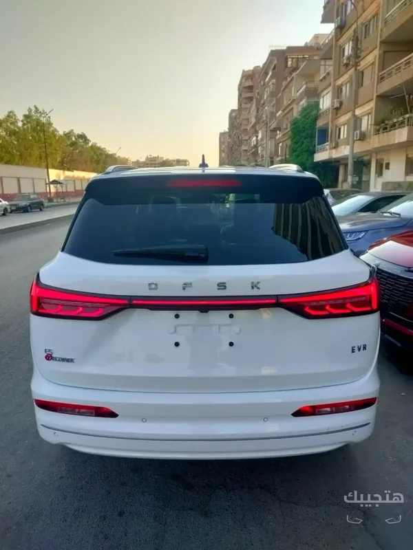منظر خلفي لسيارة دي إف إس كيه اي فايف موديل 2027