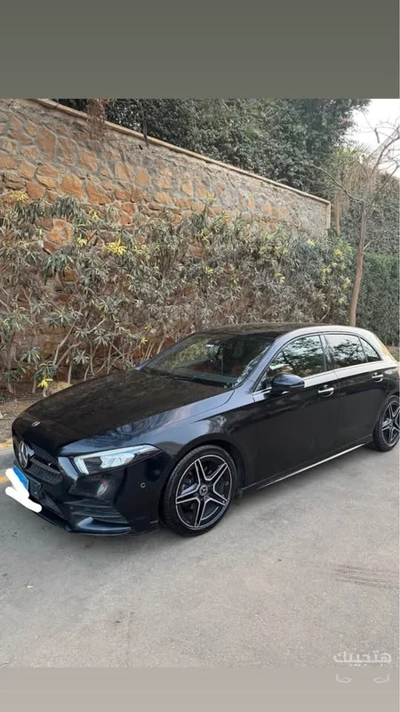 side view of 2019 Mercedes-Benz A200