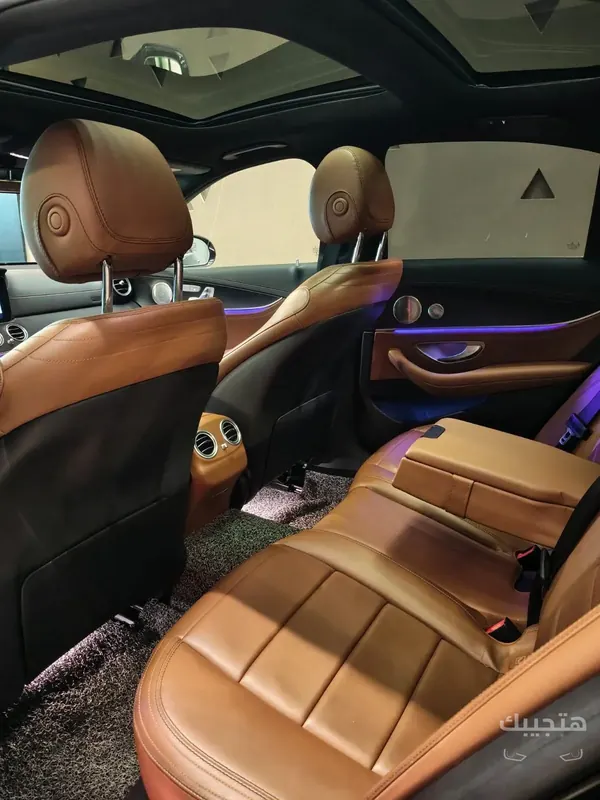 Interior view of 2019 Mercedes-Benz E300
