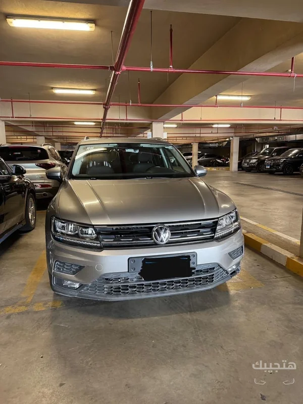 Front view of 2020 Volkswagen Tiguan