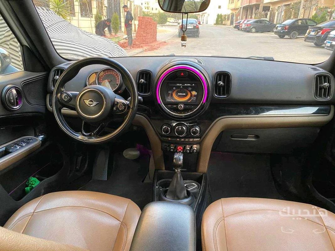 Interior view of 2018 Mini Countryman
