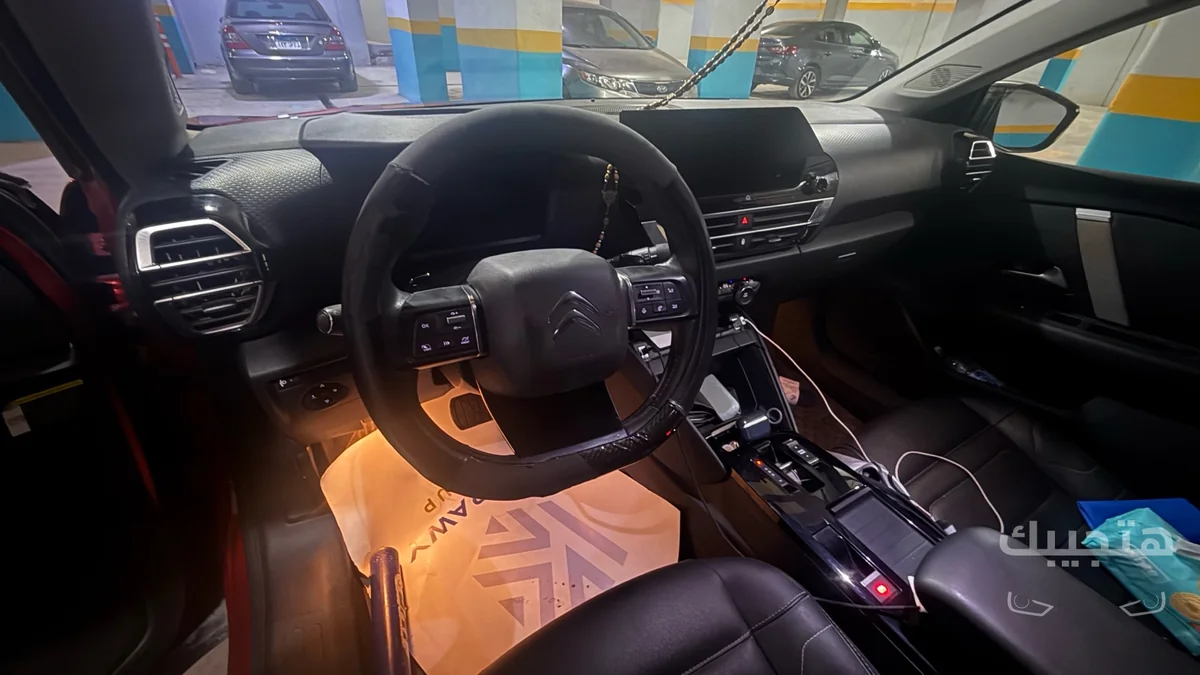 Interior view of 2023 Citroën C4