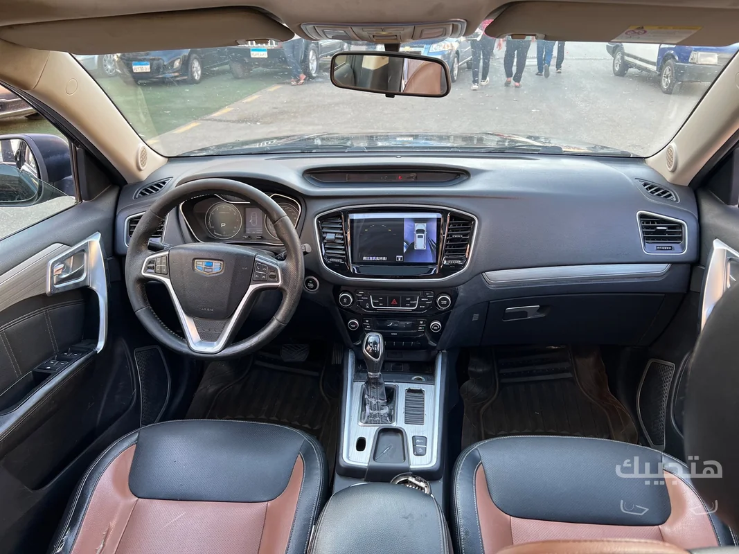 Interior view of 2019 Geely Emgrand X7
