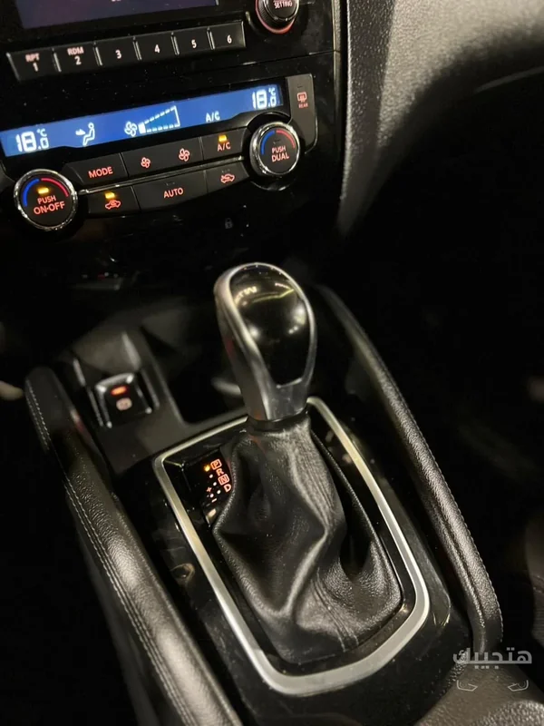 Interior view of 2019 Nissan Qashqai